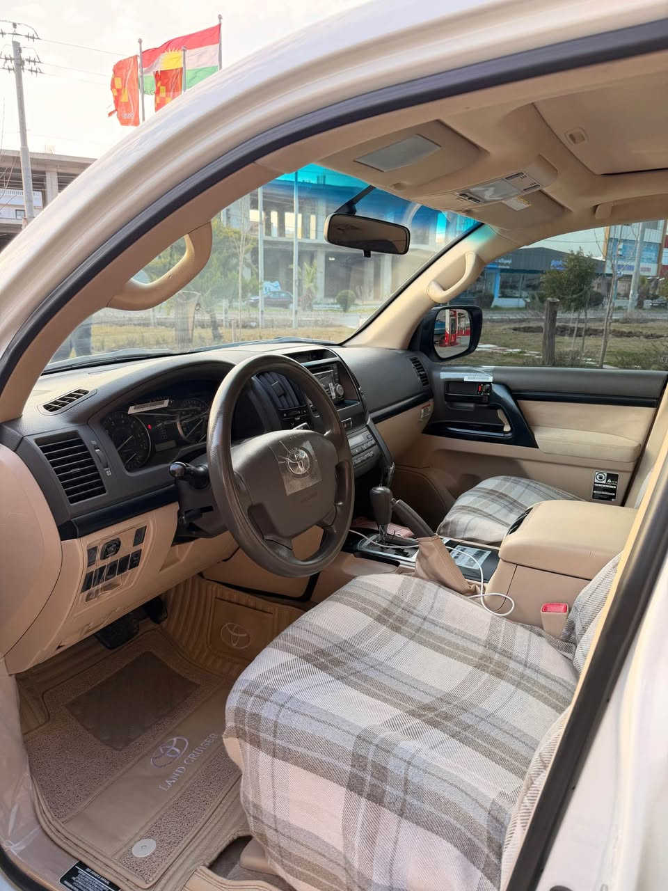 وەنەوشە ٢٠١٤ GX فول
سلایت بەصمە کوشن دەفتەری تەبرید مەرکەزی زینۆن هۆک فلچە  سەنەوی تازەیە تا ٢٠٢٩
گێرومەکینە نەکراوەتەوە بەشەرت بێ عەیب 
٣ رۆژە ٤ تایەی تازەی بیلاد شەریکەم بۆ بەستووە 
تەنها ١٢٧ حقیقی رۆیشتوە
کتابی جام رەشی هەیە سەدا ٨٠ قانونی 
بێ بۆیاخ بێ سارد بێ کرانەوە بی لێ دران
هیچی پێوە نیە سەیارەکە نمونەیە لە جوانی و تازەی
نرخ/ ٣٥٨ وەرەقە 
شوین/ رانیە 
کۆرەک /   ***********
ئاسیا  /   *********** رانية, السليمانية
