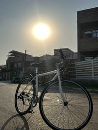 🫸🏼c700🫷🏼للبيع ياباني اصلي الحجم:26 الكير:1*7 اللون:ابيض العنوان:بغداد ...