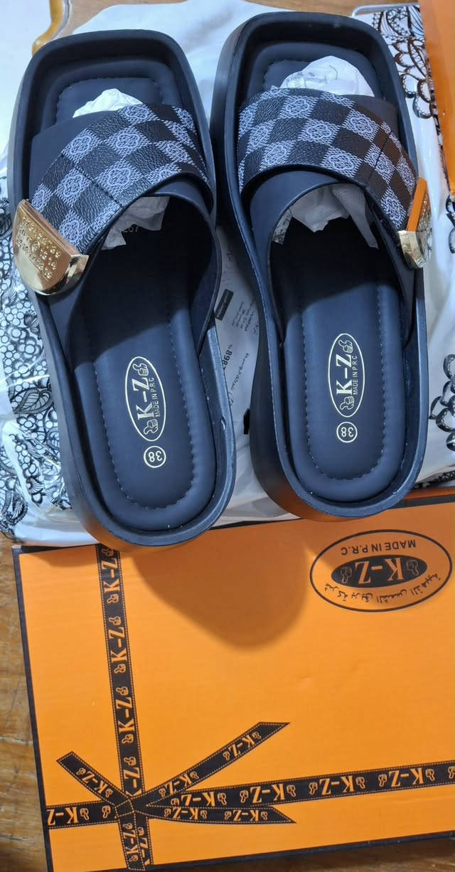 بنات دزيتهه توصيل وطلعت كبيرة اريدهه ب١٥ واكو توصيل داخل الكوت الي تريد


**إذا كنت صاحب هذا الإعلان وتريد حذفه لأي سبب، رجاءا أرسل رسالة إلى الدعم الفني**