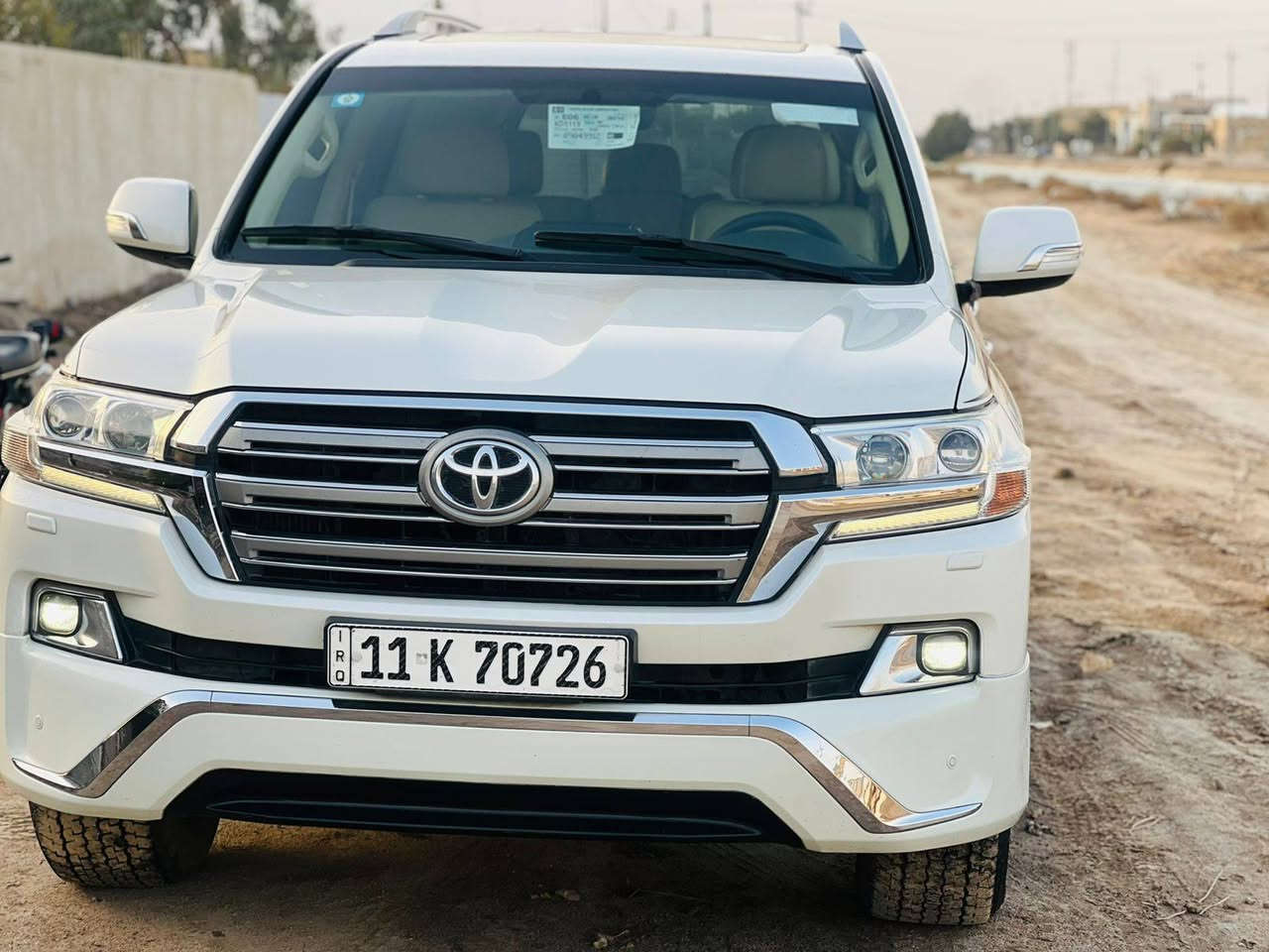 سلام عليكم
لاندكروزر موديل 17 افطيم اصل 
سياره ما ملعوب بيه 

مكفوله كفاله عامه 

سياره رقم بغداد تحويل ثاني يوم 
تخم تأير جديد 
مواصفات 
فتحه 
كشنات جلد 
دبل ماوس 
حساسات أمامية وخلفية 
كامره 
لايت زنون 
شاشه وصطيه 
كشنات  كهرباء 
مري شفط 
تبريد ثلج 
السياره جديده لوك  
ماشيه 120 حقيقي 
السعر خاص 
ملاحظه المو شراي لا يتصل 
الرقم ***********
المكان الناصريه مركز
