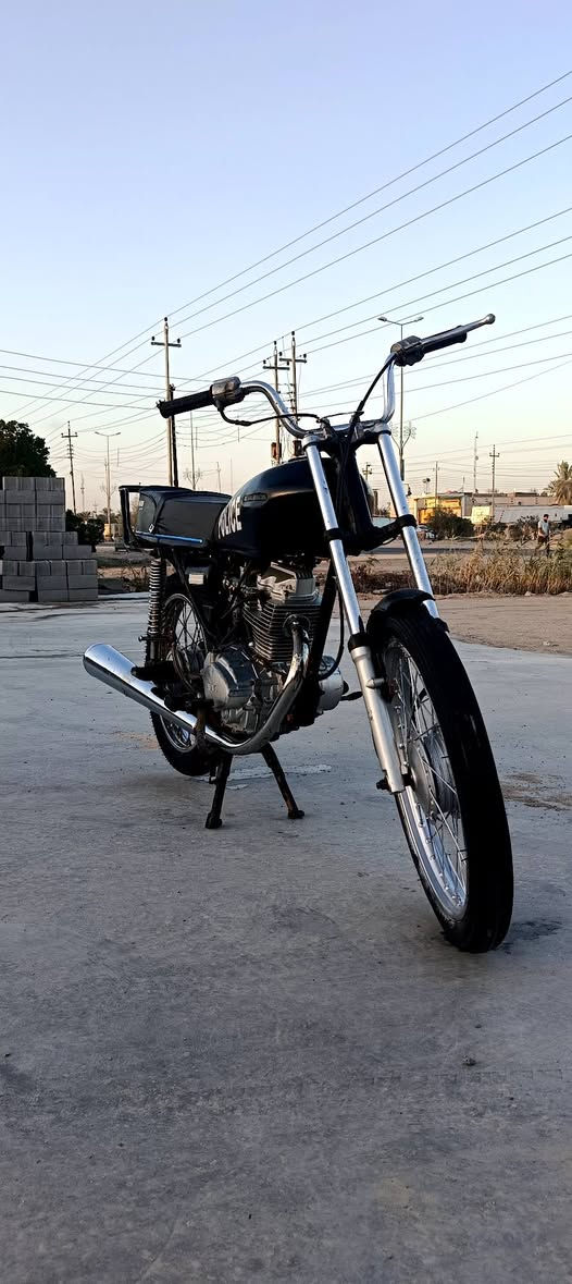 سلام عليكم
نامة شلامجة دراجة حلوة ونظيفة حربيه مال فصلات شرط الفصلة نص ساعة رايدها ب 340 وبيها مجال وهذا رقمي ***********
