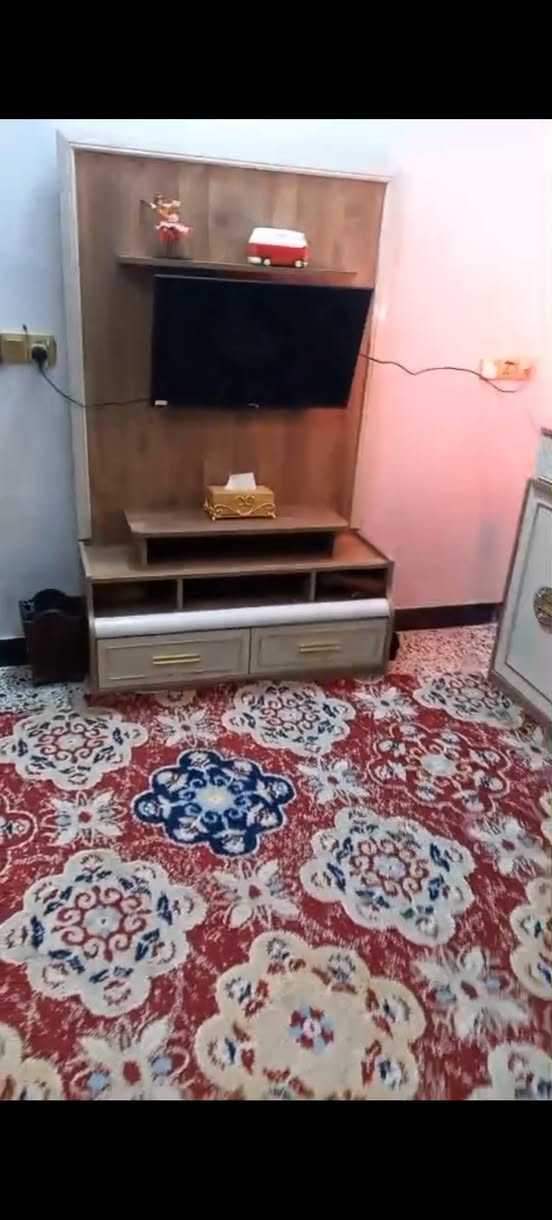 غرفة نوم تركية ملكية (١١ قطعة) بحالة ممتازة للبيع
التفاصيل:

​المنشأ: تركي أصلي (ديزاين ضخم وفخم).

​العدد: ١١ قطعة كاملة (تشمل كافة الملحقات).

​الحالة: "استخدام سنة واحدة فقط - بحالة الجديد تماماً"

​المميزات: الغرفة تتميز بمتانة الخشب والتصميم الضخم الذي يملأ الغرف الكبيرة، تعطي هيبة وجمالية عالية للمكان. 

المكان : بغداد/ حي الرئاسة

للتواصل : ***********

