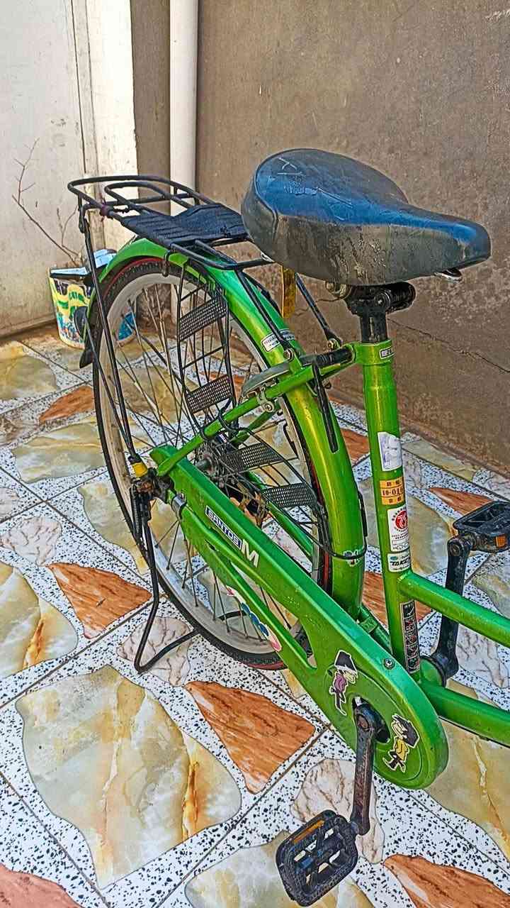 سلام عليكم بيسكلات فول نضافه
للبيع 

لاخضر مديل 21  سعره ب 90 

والثاني لون بيذنجاني مديل 22 سعره 125 

اسعارهن قفل  متوازي عل بيعتهن

رقم ***********
