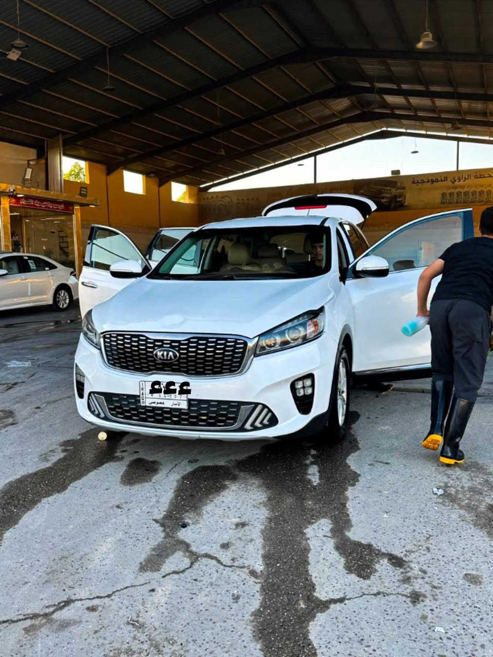 كيا سورنتو للبيع 2019 امريكي

موضحة في التقرير المرفق 

مكان السياره الرمادي 

رقم انبار الجديد بأسمي

ماشية 184 ميل

السعر 155 وبيها مجال 

للاتصال ***********
