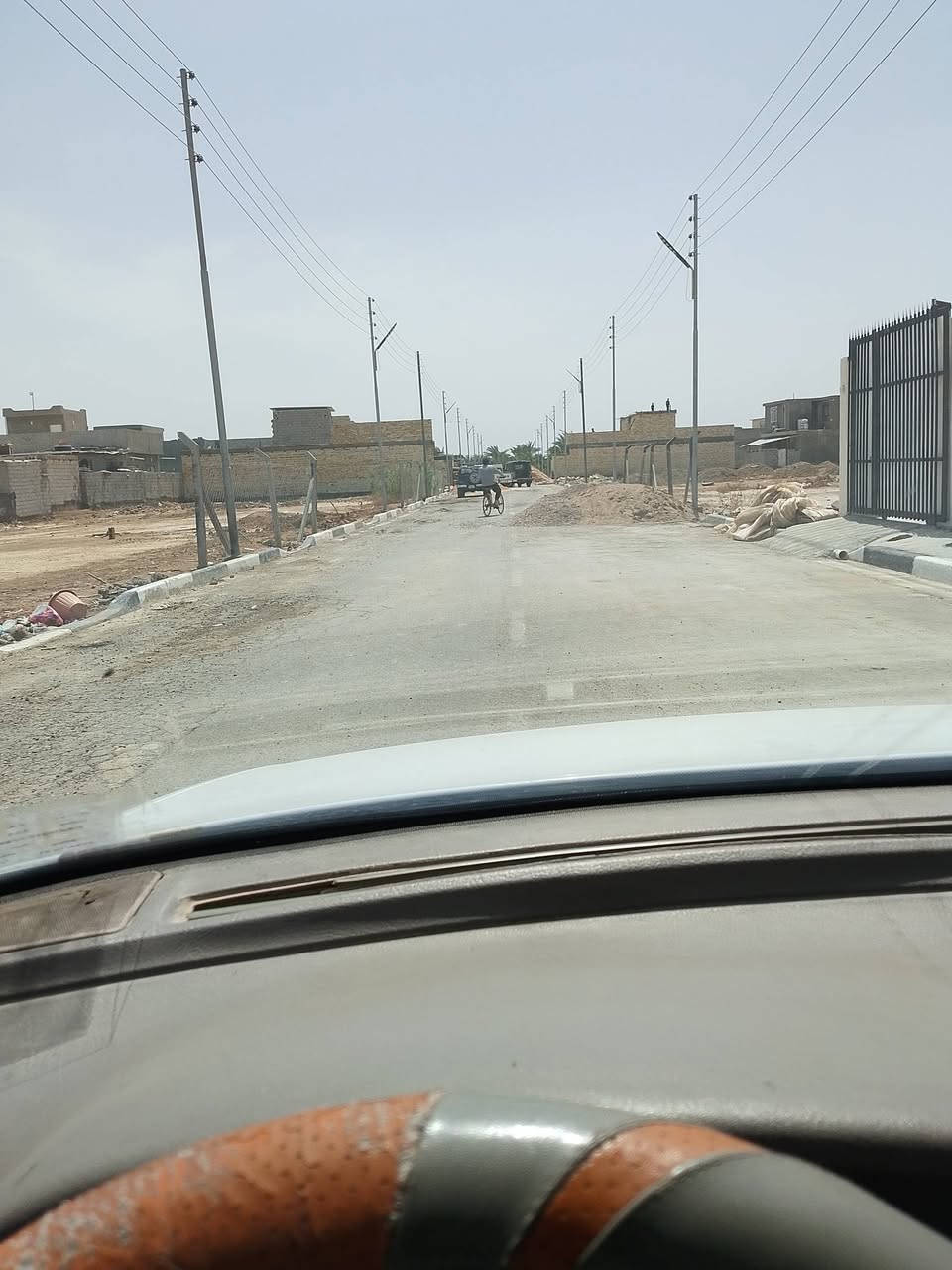 يعلن مكتب جار العباس الكائن في الصويرة قرب مطعم دجلة الخير عن توفر قطع اراضي زراعي سند 25 اقرار محكمة حسب الطلب مع توفر كافة الخدمات ماء كهرباء تبليط  مجاري وبأسعار مناسبة في حي العهد بداية فلكة الزعيم وبأدارة أبو سيف***********
