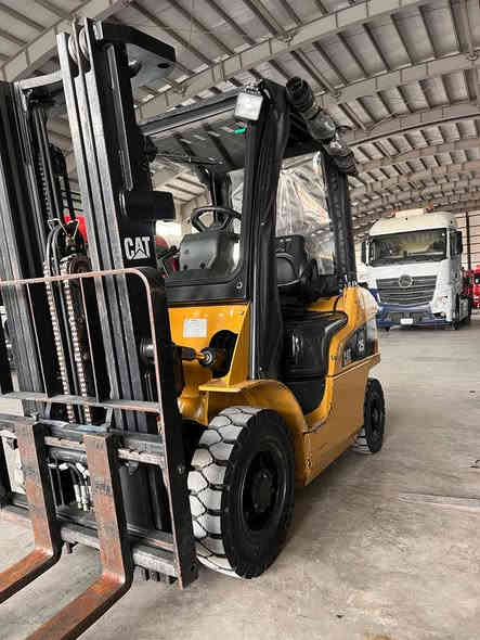 عالم الرافعات في العراق
 کتربير 2011 حجم  2 طن و نص مستخدم أوربا فقط دخول جديد   جب ناصي  3 قطع ارتفاع الجب  4.70  مترات 3 حركات محرك  ديزل s4s  آوراق منفيس مؤقت مشتغله قليل شوكيه مكفول كفاله عامه العنوان كلار حي صناعي للاستفسار   عن السعر اتصل على الأرقام  *********** 
  ابو ڤاران    او مراسله واتساب  يوجد توصيل 🚚 الى جميع المحافظات @جميع
