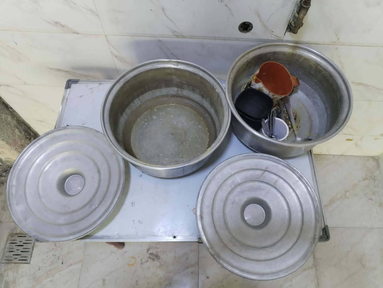 عربانه لبلبي للبيع جاهزه من كلشي المكان البياع السعر 250وبي مجال الاتصال ع الرقم ***********٦ غير متواجد ع الفيس
