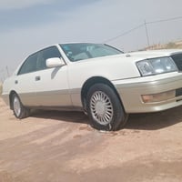 تويوتا كراون • دواخل جديدة • نجف