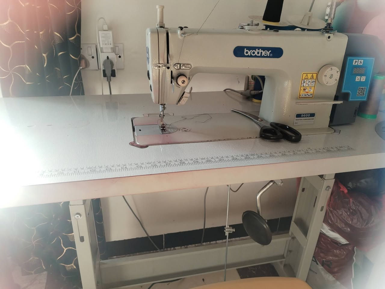 مكينه نضيفه استعمال بيت جوزه جديده وميل جديد امانه الله بس تحتاج تنضيم يخبل شغلهه ب٢٦٠وبيهه مجال بسيط❤️


**إذا كنت صاحب هذا الإعلان وتريد حذفه لأي سبب، رجاءا أرسل رسالة إلى الدعم الفني**