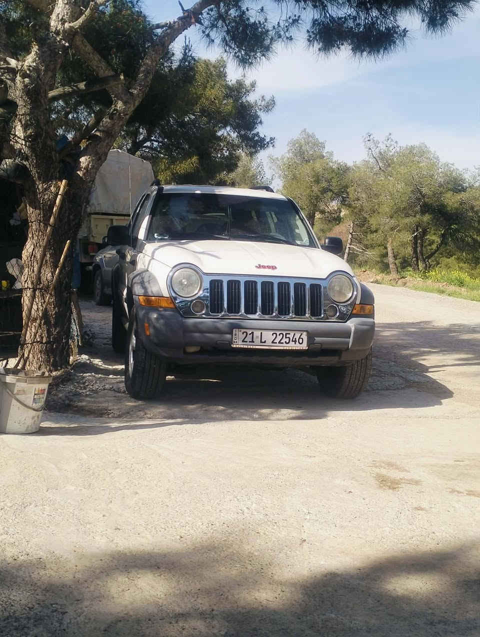 للبيع جيب م وديل ٢٠٠٥ أمريكي بيه صبغ حك شبر سياره نضيفه محرك ٦سلندر سعر ٨٠ بيه مجال  رقم ٠***********
