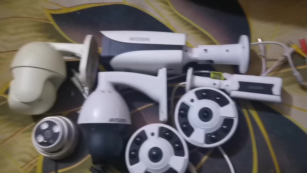 كامرات أنلوك عدد 8 كامرات
+  جهازين دي في آر 4 جنل
واحد لوك لغته انكليزي
والثاني بس رمز بيه
سعرهن 200 الف


**إذا كنت صاحب هذا الإعلان وتريد حذفه لأي سبب، رجاءا أرسل رسالة إلى الدعم الفني**