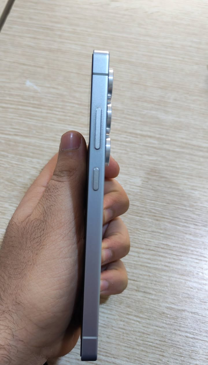 السلام عليكم S25 الترا ذاكره 1تيرا الجهاز نضيف جدا جدا الملحقات كامله السعر 1450 وبي مجال بسيط العنوان بغداد  للاستفسار خاص او الاتصال ***********
