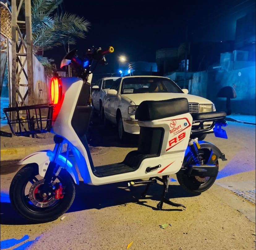 سلام وعليكم R9للبيع. 32أمبير مديل2026 توه مطلعها من ألوكيل وصلها موجود سبب لبيع محتاج فلوسها بطاريات ع فحص. شاشه ذكيه
كهربائيات كلها شغاله 
نضام ال N
نضام ال R
سماعه بلوتوث 
تايرات جدد 
اشاير 
رباعيه
سكنات زرك 
حساسات حمر رماش 
هورن مابيه اي نقص    سعرها 500وبيها مجال لا تراسلني وتكسر مكاني بصره قبله ***********
