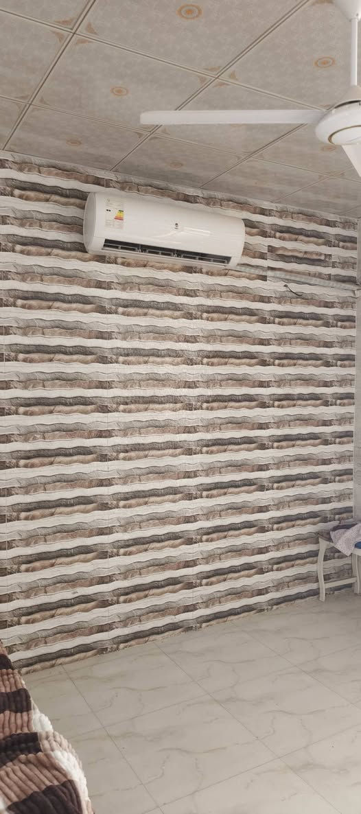 🌟 البيت لكطة... لكطة... لكطة! 🌟
🏡 بيت للبيع في موقع مميز – كربلاء المقدسة
📐 المساحة: 50 متر
🏠 البناء: طابق ونص – بلوك العتبة
📍 الموقع: كربلاء / نهاية الجاير / قرب أسواق برتقالة / حي ميثم التمار
✅ سند 25 مع إقرار محكمة ومكاتبة مباشرة مع صاحب الأرض
✅ خدمات كاملة: تبليط، مجاري، كهرباء، شوارع بعرض 10 متر
✅ يصلح للسكن أو حسينية للزوار
✅ يبعد عن مرقد الإمام الحسين (ع) حوالي 2 كم، أي 5 دقائق بالسيارة
💰 السعر: 63 مليون دينار فقط
📌 ويوجد مجال بسيط للمشتري الجاد.
📞 للتواصل: ***********
#كربلاء #بغداد #النجف #البصرة #العمارة #الناصرية #الحلة #الكوت #عقارات_كربلاء #بيت_للبيع
