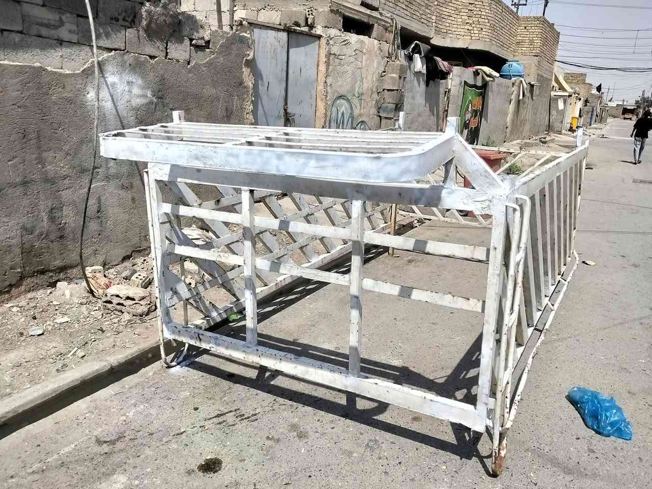السلام عليكم محجر البيع مال فحل نضيف السعر 200بيه مجال للطيبين العنوان بغداد العماري رقم الهاتف ***********
