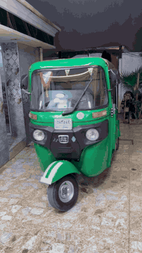 السلام عليكم 
للبيع 22 شهر11مضلع اخت زيرو رقم وسنويه تحويل ثاني يوم مباشر كفاله عامه مكينه وكشر بعدهي ع وضع لشركه كهربائيات شغاله تخم تاير جبلي اصلي دوشمه كوستر تراي زيرو العنوان الشماعيه الكفائات رقم 📱 ‏***********
