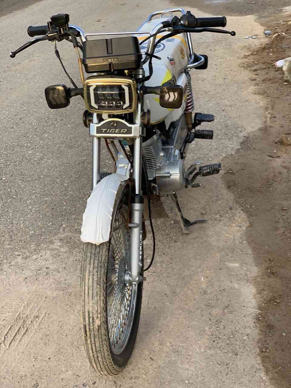 يا الله أسلام عليكم
دراجه تايكر 24كفاله من لتاير لتاير شغل وطلع 
محرك ما مفتوح شركه دراجه حلوه وكاعده 
أوراق كامله السعر 625وبيه مجال مكاني الحديد 
اي ستفسار اتصل ***********
