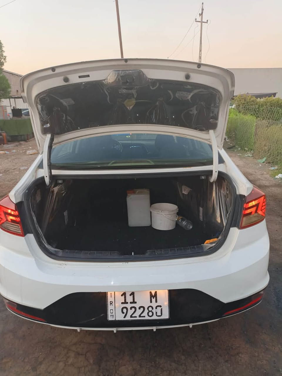 النترا 2020
كير AT
محرك 2000
كير و محرك مكفولات

مواصفات نص فول
كامره دواره
رادار امامي خلفي

حادثها 3 قطع
قطعتين امريكا و قطعة بالعراق
بدون تبديل بس الجاملغ مبدل
صور الحادث بالمنشور

السياره بأسمي
السعر : 113 ورقة
العنوان : حي العامل بغداد
التواصل : ***********
