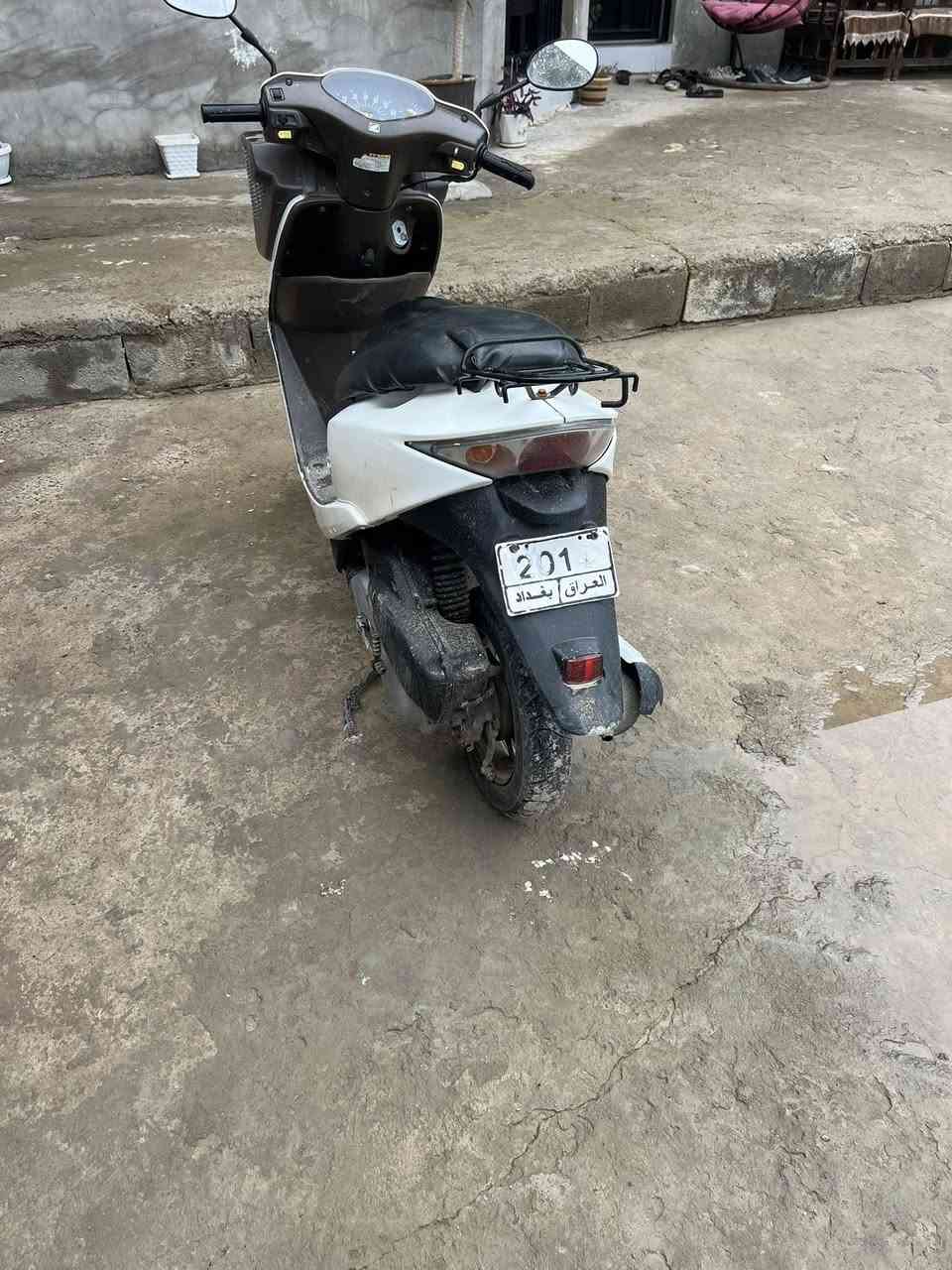 ماطور حجم صغير بانزين وحد ودهن وحد ياباني كله شغال ونظيف للبيع او مراوس ب 275 بي مجال بسيط ***********
