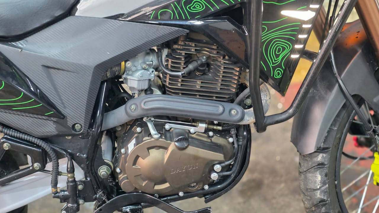 السلام عليكم دراجة دايوان ادفنجر 300cc رقم أربيل تحويل ثاني يوم ماشية ٩ آلف الدراجة مكفوله من التاير للتاير ع وضع الشركة مكاني بغداد زيونه والدراجة مابيها اي نقص اليحب يتواصل وياي ع الدراجة متواجد واتساب وخط رقمي ***********
