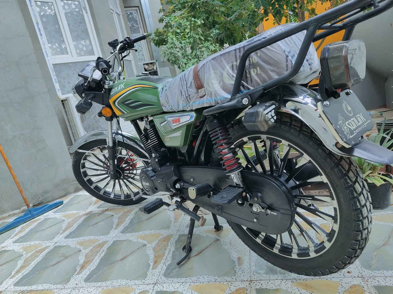 سيفان للبيع موديل 25 مكفوله السعر 850 وبيه مجال مكان بابل شوملي ***********
