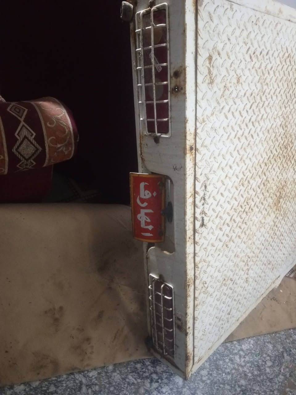 بدي 20 البيع 500قفله نضافته جدام عينك البدي جان مضموم***********
