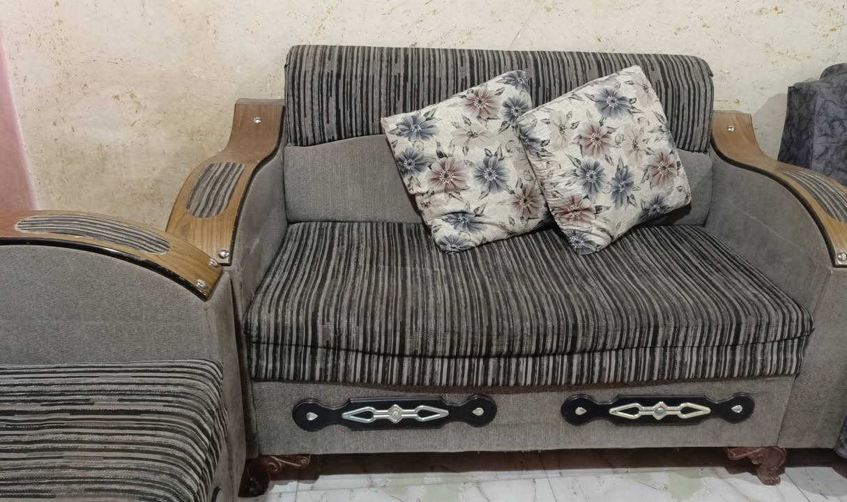 قنفات مستخدم للبيع نضيف
*********** رقم التواصل
