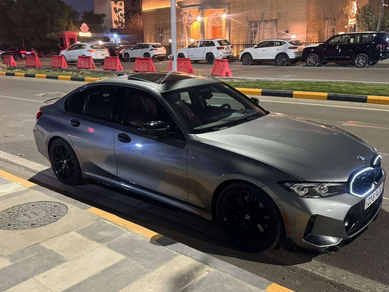 للبيع موديل 2023 حجم I330 محرك 4 سلندر 2000 تون تيربو ماشية 27 الف ميل حادثهه بنيد صبغ وجاملغ كلير 
مكان السيارة بغداد 
رقم صاحب السيارة ***********
