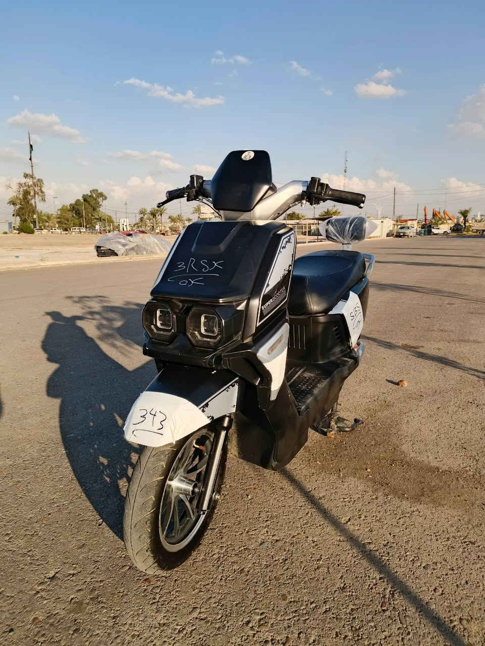 السلام عليكم 
دراجة شحن نوع اباتشي الصغيرة شركة جوهرة بغداد 
دراجة نضيفة جداً بطاريات 6 حجم كبير لايت زنون عالي ناصي ترجع عل بك R دبل اشارة 3 سرع سرعتة 
ما بين 95 الى 100 سويج + بصمة عدد 2 
 مكاني بغداد («سعر 700») ***********
