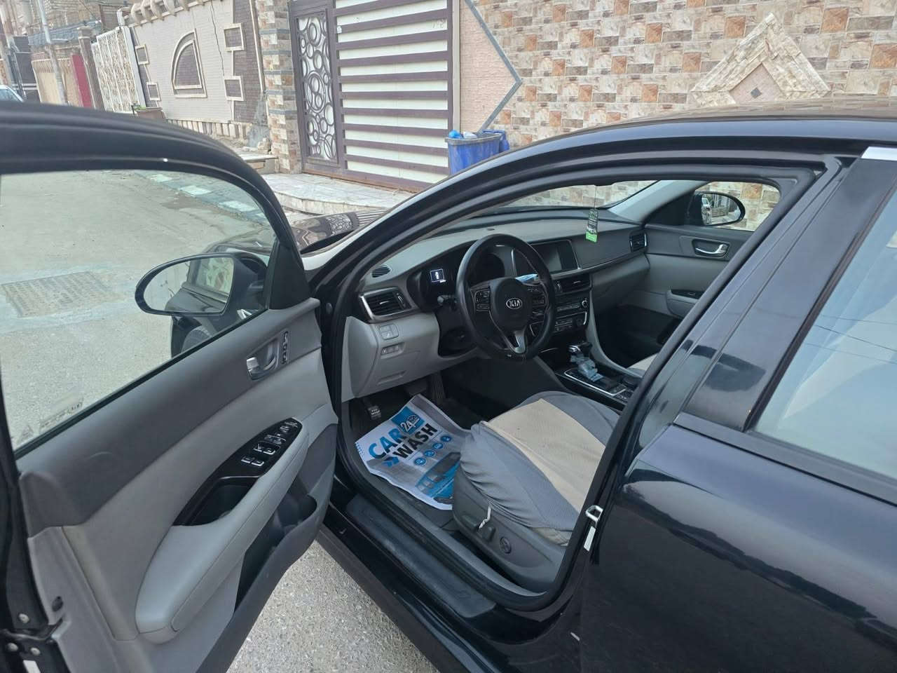 السلام عليكم اوبتما 2018 EX 
فول موصفات محرك. 2.4 4 سلندر
موصفات EX فول موصفات وارد امريكي ماشيه106 الف ميل ضربتها جمالغ راكب وباب راكب باب مصلح وجاملغ مبدل نفس الون
لون اسود  رقمها اربيل وكاله سعرها 127 و مجال بسيط 
مكاني نجف حي العداله 
***********
