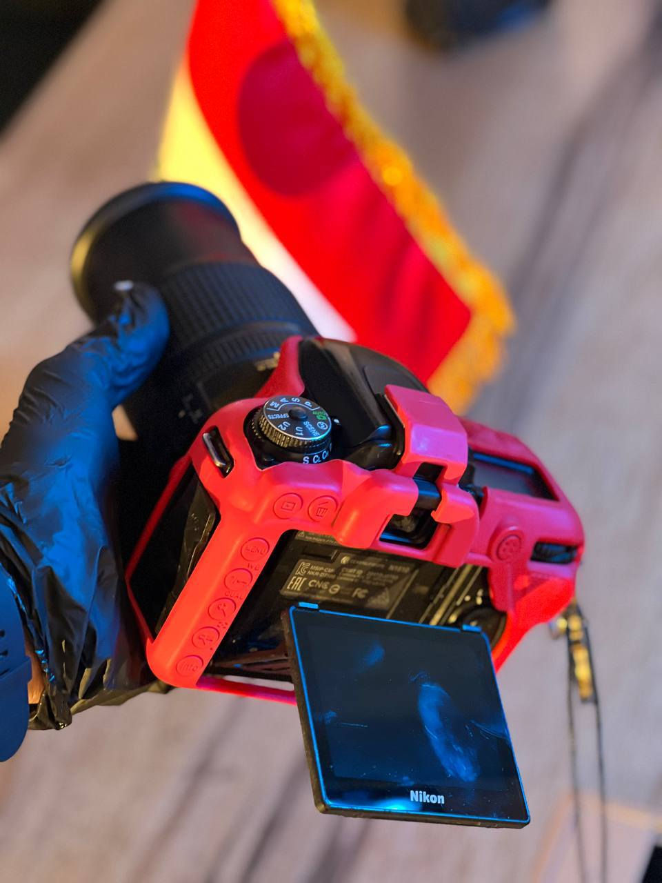 نيكون كاميرا للبيع 7500 نظافه 100% عنوان الديوانيه الرقم ***********
