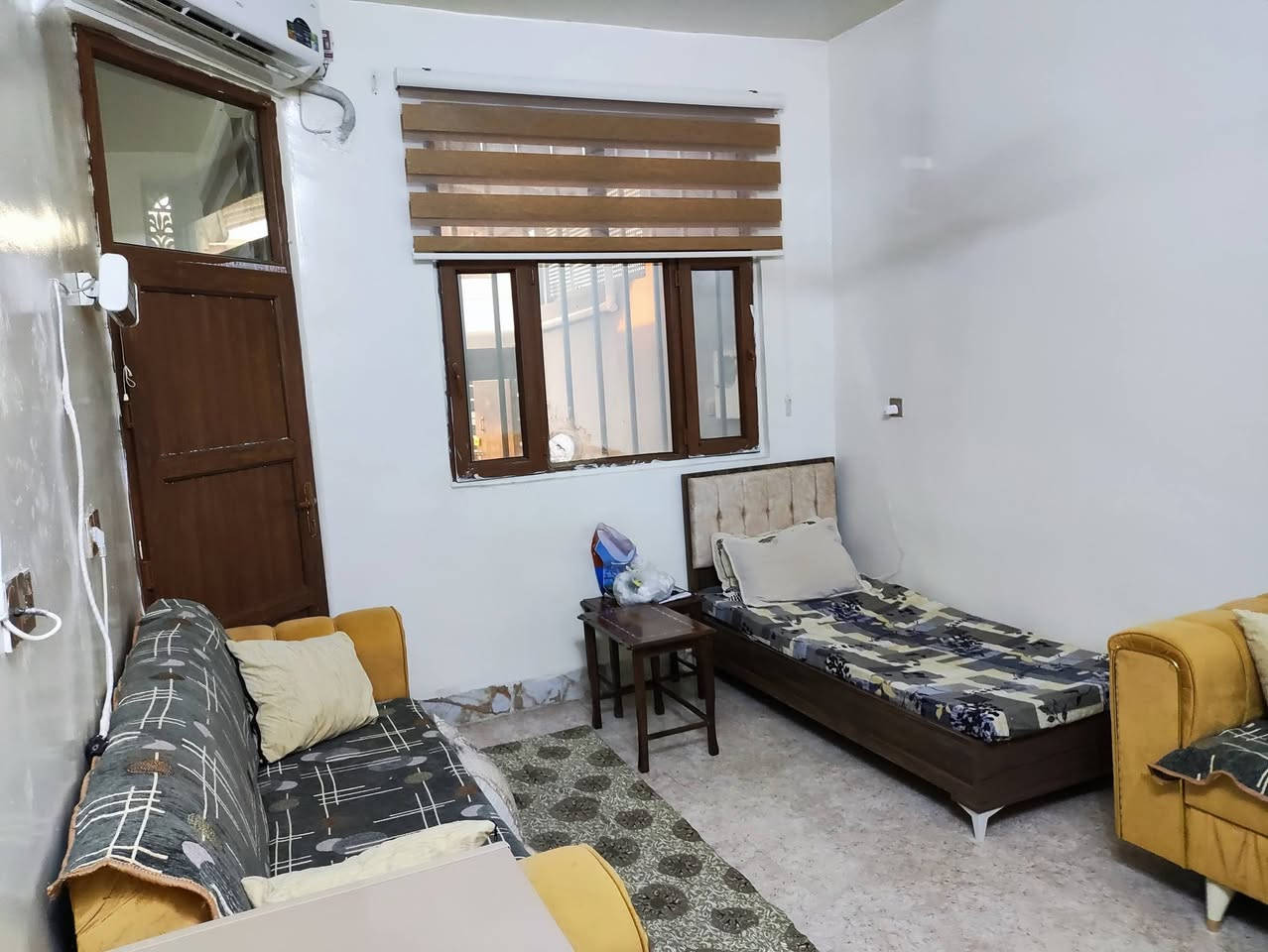 دار زراعي ١٠٠م طابقين واجهه ٥م وطول ٢٠م..
٣غرف نوم درج خارجي وداخلي..
طريق المعارض قرب شقق غاز الشمال..سعر مناسب ٧٠مليون
مكتب البركات للعقار ***********
