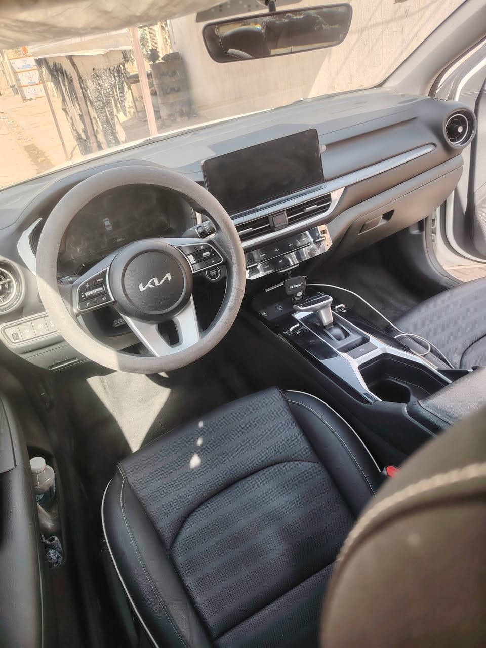 السلام عليكم كي ثري موديلي 2025 مكفوله ماشيه 10 الف السعر 152 فول مواصفات مكان النجف  ***********
