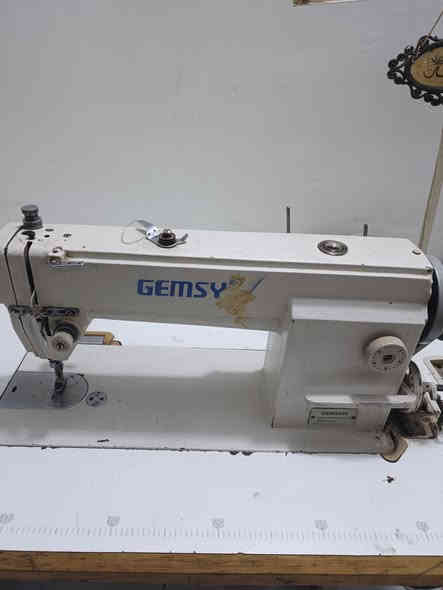 للبيع مكينه جمسي باب اول سعرها 250 وبيها مجال بسيط العنوان كوت للاستفسار ***********
