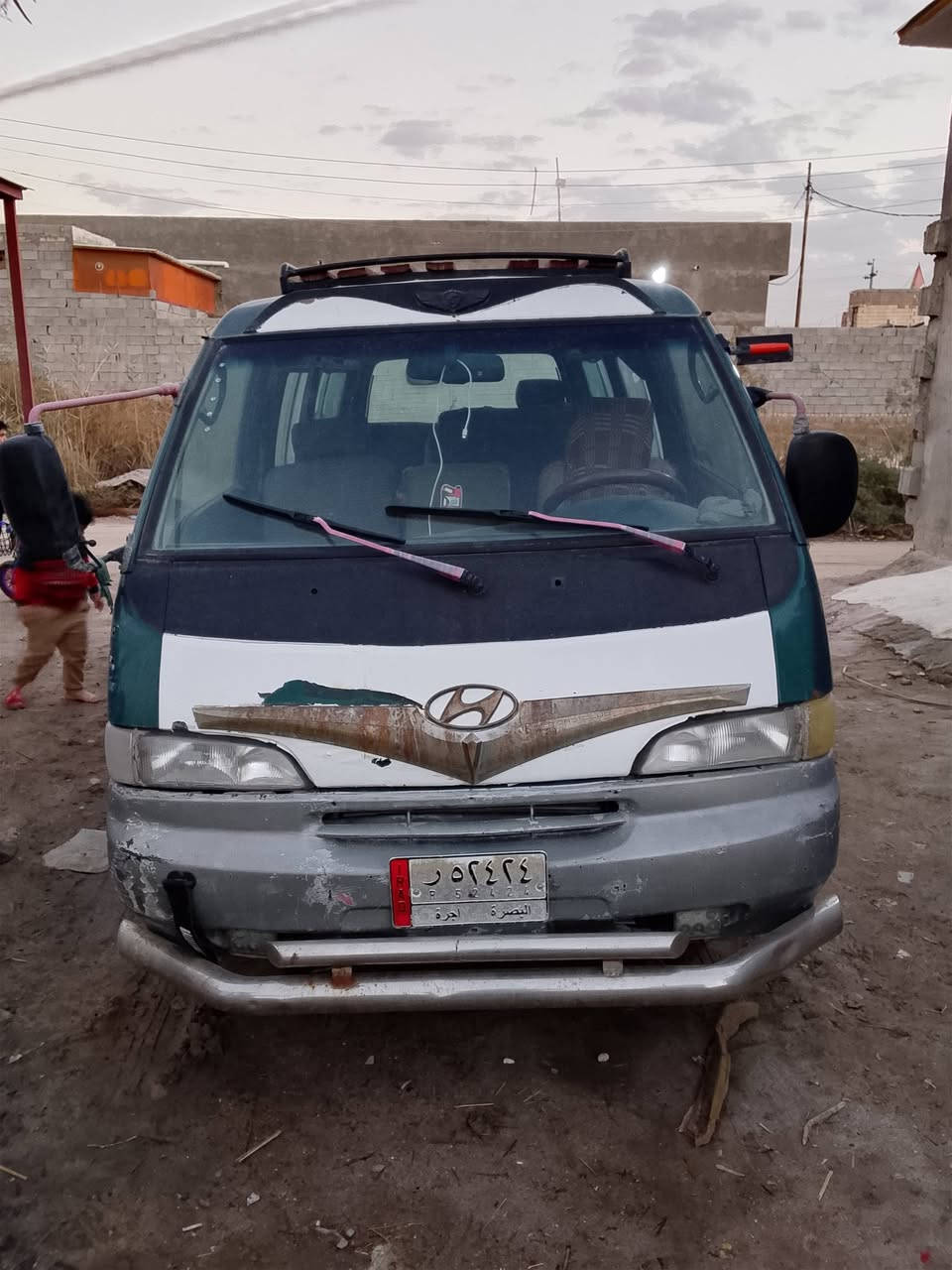 سياره هونداي كيه 13راكب للبيع مكينه ونجي 6سلندر خير من الله كير تمام تايرات نظاف السياره جاهزه توني بدلت الها عقل كهربائيات شغاله يرادله ترتيب للدواخل الي يريد هذه رقمي ***********مكاني البصره قضاء الدير ناحية المصطفى عمود ٢٥١ منطقة ام مسجد
