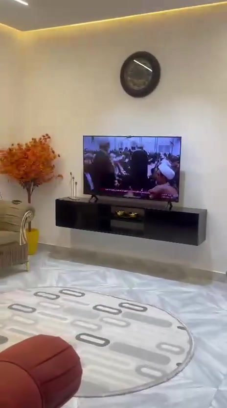 🏡دار للبيع_ الدورة ضارع المصافي
فرصة مميزة للسكن في موقع هادئ ومناسب للعائلة 

📍 الدورة شارع المصافي
📐 المساحة 80 م
واجهة 5 نزال 16 
🛌 3 غرف نوم
   استقبال
🍲 مطبخ ومطبخ حار 
🚿خدمات 2 
طابو سند 25 
للعلم الدار مجهز بسبالت عدد :3 مع كاونتر

📞 للتواصل والاستفسار 
*********** 
📱 يتوفر واتساب

