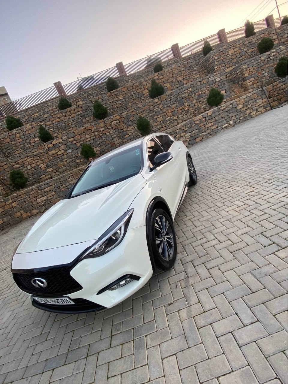 ئنیفندی Qx30 2018 جوار بستۆن تۆربۆ کیرومکینەی بەشەرت سەنەوی تا ٢٠٣٠ بەناوی خۆمۆیە بەس بۆنیتی بۆیاخە بێ ناو گرتن سەیارەکە زۆر جوان تازیە یەک دینار مەسرەفی نیە هەرجوار تایەو ویلی لۆکە 
150 ماعمەلیەکی کەم
هەلبجەی شەید
***********
*********** حلبجة, السليمانية
