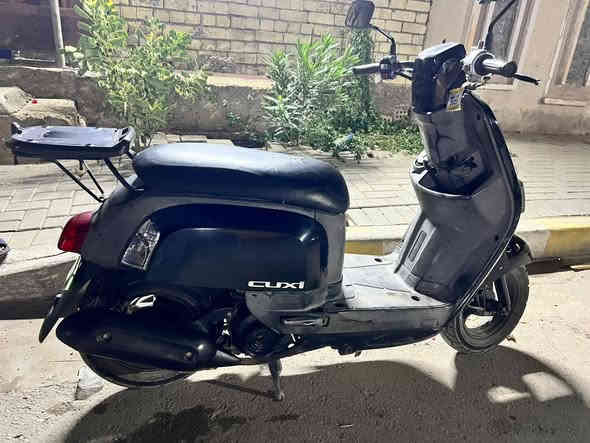 السلام عليكم شباب دراجه بوليس كابريتر لون اسود نكرة سلف وهندر كهربائيات كلها شغالة
الدراجة نضيفة تجي تفحص وتشوف 
 مكاني بغداد العبيدي
السعر 700 وبيها مجال حگ الجيه
 متواجد واتساب أو ماسنجر ***********
