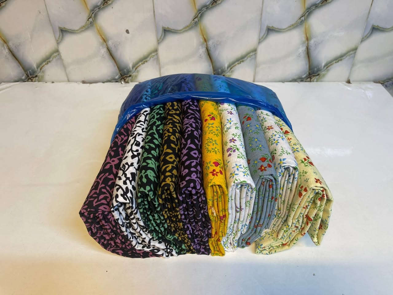 جمال النقشات والوان❤️❤️🔥🔥 ( كريشه اصلي مطاط) 🔥🔥❤️
درزن يحتوي 10قطعه ب الوان  ونقشات مختلفه 🔥🔥🔥

لسرعه تثبيت الحجز ع الواتساب  ***********📞📞📞
 
او زورونا بغداد الشورجه سوق الاقمشه قرب مصرف الرشيد 🥰🌹

#أقمشة #تخفيضات #فولو #جملة #اقمشة #تخفيضات🌹😍 #جملة👑 #خياطة #ملابس_نسائيه #مشاهير #دشاديش_نسائيه
