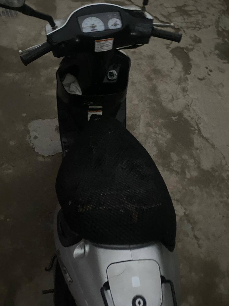 سلام عليكم دراجة ساسوكي للبيع دراجة  رمبة بعدة ما مفتوحة بلادية كهربائيات كلة شغال دراجة ما متعوبة كيجات هم تشتغل محرك شرط ما مفتوح السعر 475 وبيهة مجال *********** مكاني تكريت حي الجمعية
