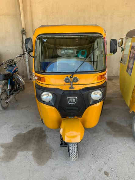 سلام عليكم تكتك للبيع موديل 21 رقم سنوية نضيفة شوفتك عينك شراي اتصال ع الرقم ***********
