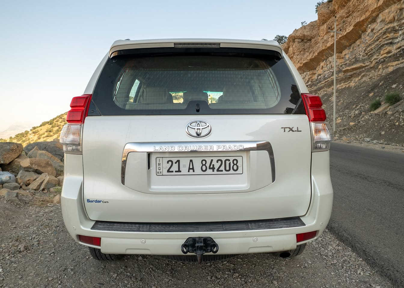 تۆیۆتا پڕادۆ ٢٠١٠ 
Toyota prado 2010 TXL

پڕادۆ چوارپستۆن سپی سەدەفی بێ بۆیاخ، بێ دەعم. یەک پەڵە کارت و یەک پەڵە کارتی بچووکی هەیە. مەکینە و گێڕ بێعەیب تەنها کراوەتەوە. ٢٧٠ هەزار ڕۆشتووە.
- تایەی تازه 
- تەحەکوماتی سەر سوکان
- کوشنەکانی نەدڕاون 
- هەموو شتەکانی بیلادین 
- سەلاجە
- سێ ڕیز کوشنە
- دوو زۆن تەبرید
- ئاوێنە شەفت 
- دەبڵ ئەکسل
- تەبرید مەرکەزی

سەیارەکە بەناوی خۆمانەوەیە و تا ساڵی ٢٠٢٧ تازەیە. 
*********** السليمانية, العراق
