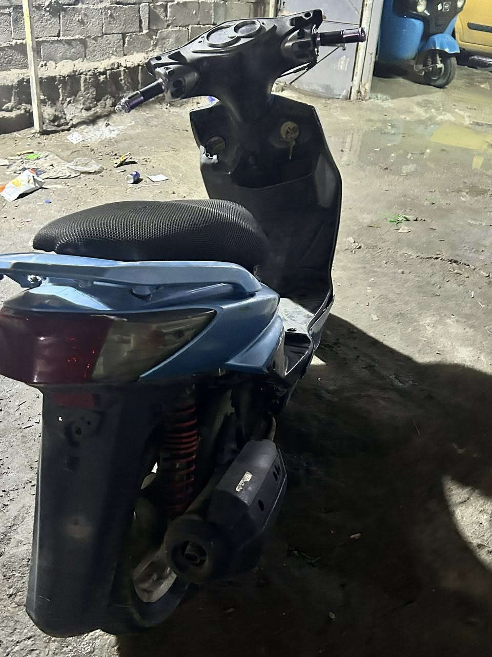 مكاني شهداء البياع
سلام عليكم سكنس فحل للبيع مكينه ممفتوحه دراجه يرادلها باتري نكره بس عايفها تاركها كهربئيات كلها شغاله ب٤٠٠ وبيها مجال ***********
