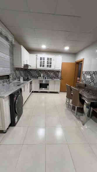 🏠دار للبيع 
مجمع بيتي (الزون الاول)
موقع مميز 
 على حديقة

المساحة 260 م 
3 غرف 
صالة 
استقبال 
مطبخ 
3 مجاميع صحية
گراج وحديقة 

السعر 225 مليون
 
توجد عروض اخرى داخل مجمع بيتي
☎️للاستفسار 

 ***********
***********

📍نستقبل جميع العروض داخل وخارج المجمع
