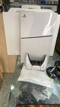 بلايستيشن 5 • مفتوح • مع ملحقات