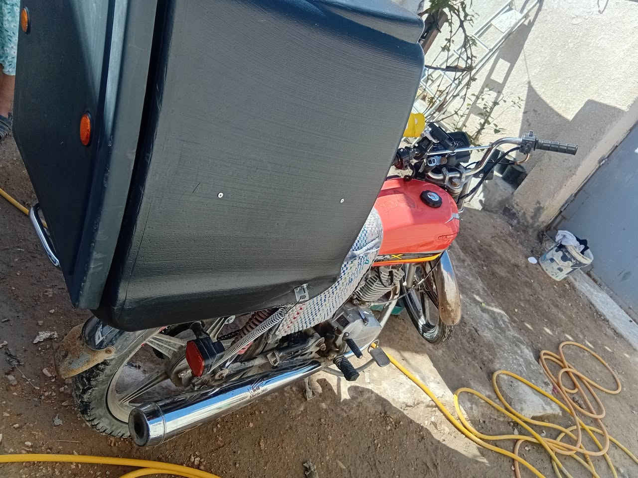 دراجه كلك كلك كلك كلك
نوعيه ٥ كير 

مديل ١٩

بيه خيط بخار بس اول متشغل 

لايت زنود شغال 

اشاير شغاله بس اكو رخاوه بل ضفيره

شوفت عينك دراجه 

ماعده صندوك

سعر.       275 وبيه مجال

عنوان نجف

رقم ***********
