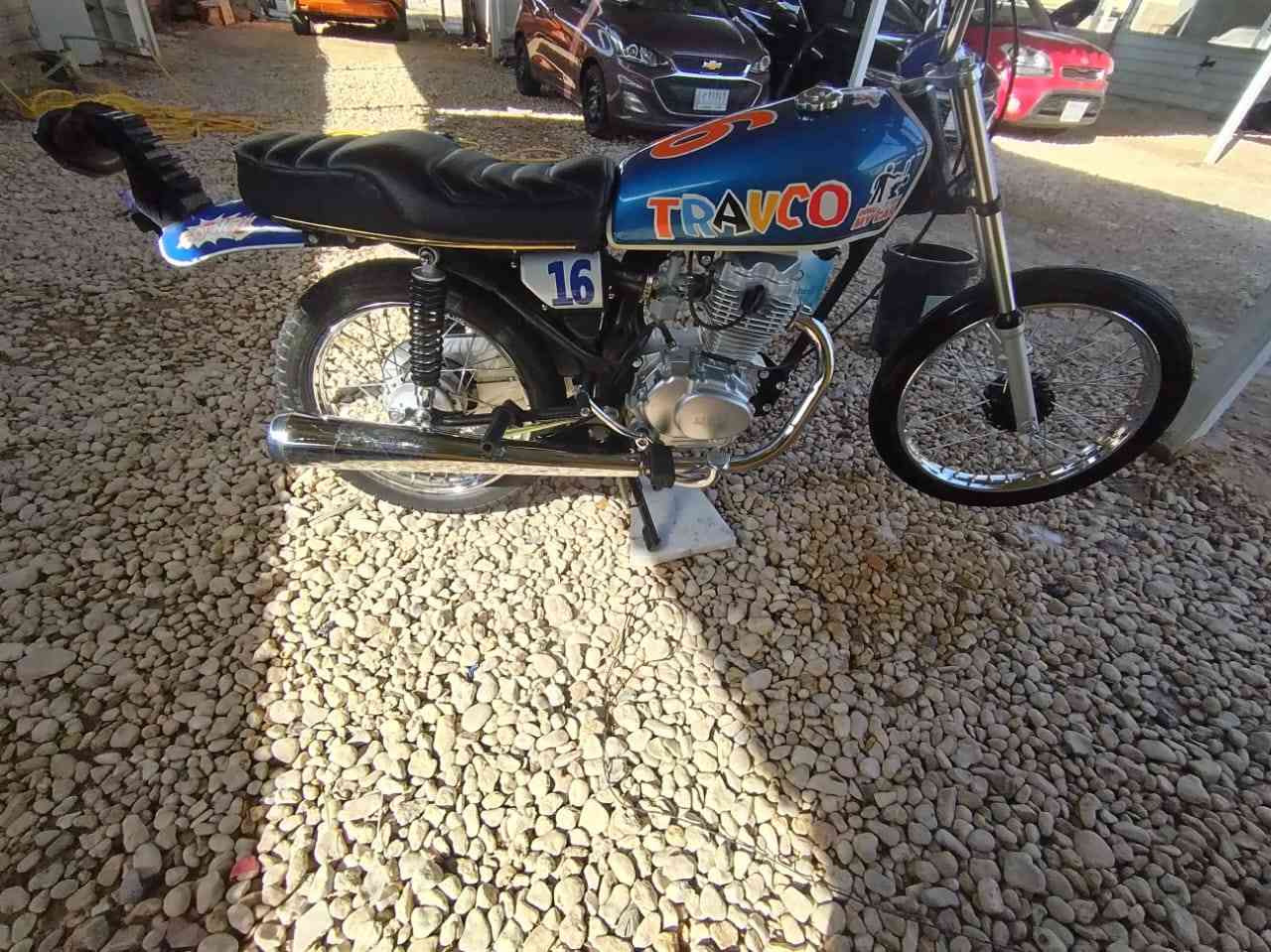 سلام عليكم شباب دراجه للبيع شاصي 19نامه وراق اصولي ولباقي 25 كله اصلي تعميره طلب خاص من لبصره ودراجه انضف من اصوره قيم وخذ ولشراي بي خير ويدلل يتفضل خاص لو يتصل علرقم ***********
