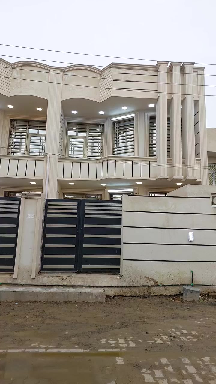 #أللهم صل على محمد وعلى آل محمد 
توفر دار للبيع موقع الحكم المحلي مساحة دار ١٢٠ متر طابقين يرهمن بيع يرهمن مراوس للإستفسار الاتصال *********** ***********
