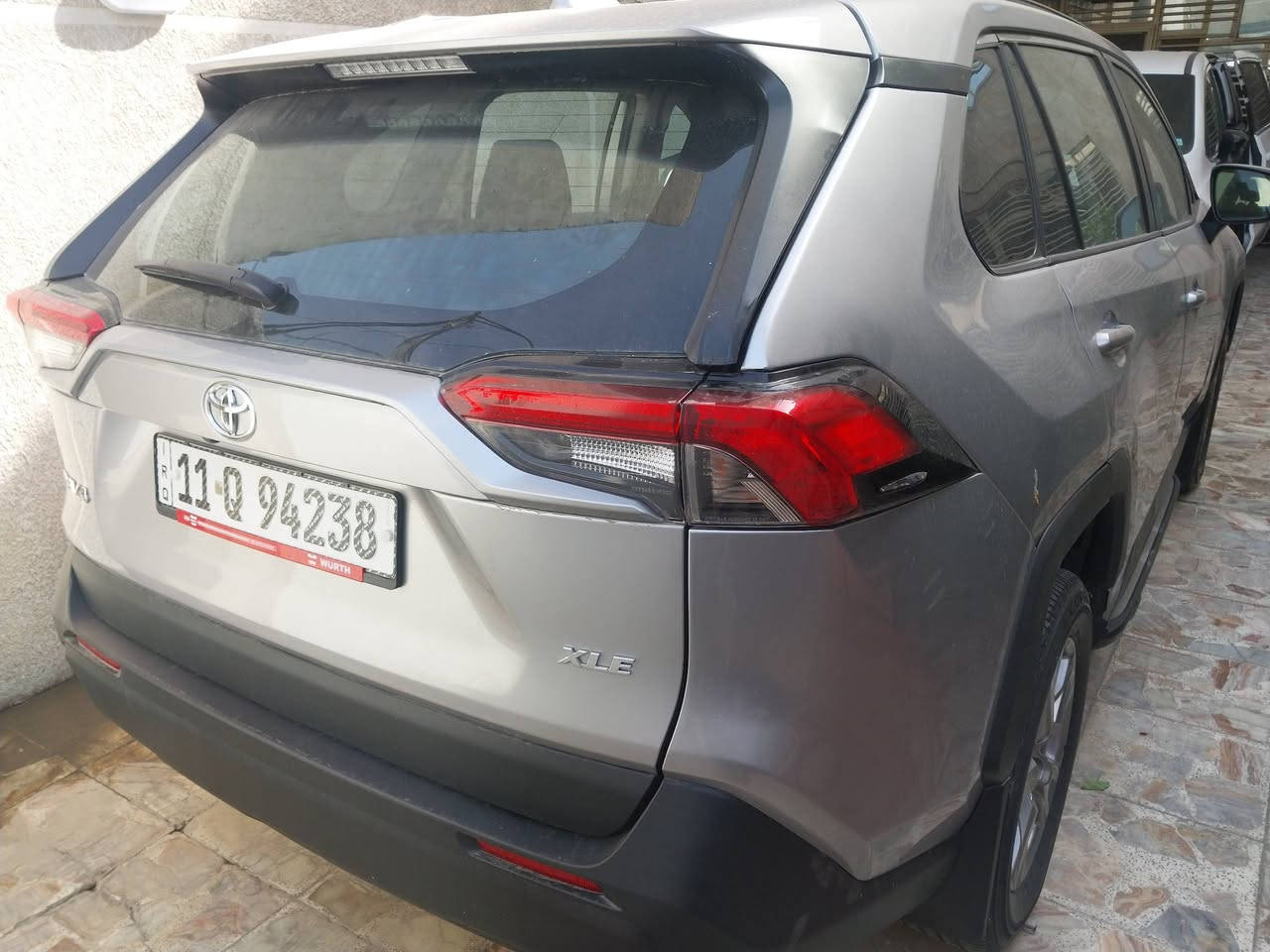 السلام عليكم اخوان رمضان مبارك على الجميع 
للبيع تويوتا رافور موديل 2024 XLE بلاس 
رقم بغداد باسمي 
بانزين فقط
3 قطع صبغ 
بدون ايرباك وبدون دواخل ( شاصي ولغد ) مكفول بجم كبس بلادي ما ملعوب بي ابد 
فتحة وبصمة وكشن كهرباء وصندوك كهرباء دوسات اصلية 
ماشية 16 الف مايل
صور الحادث بالمنشور واي استفسار اني حاضر 
السعر 228 ورقة نهائي 
***********
