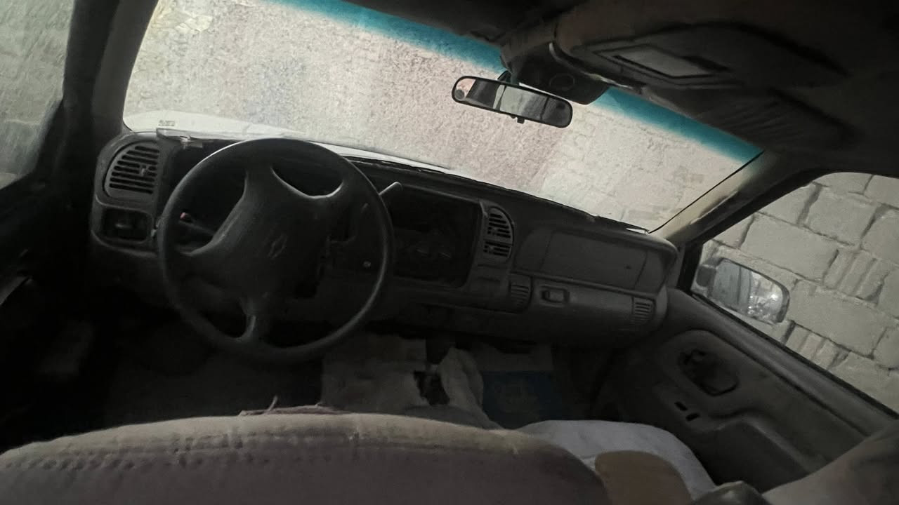 سلام عليكم للبيع جمسي موديل قديم، السيارة عطلانة وبيها نواقص والبيع على حالتها الحالية (قفل فرد نوبة). الي يثمن هيج سيارات يتفضل، يراسلني واتساب او اتصال والسعر. 
  ***********
